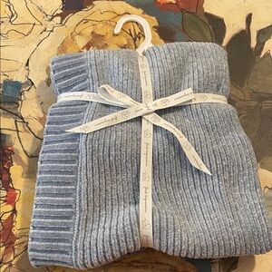 🚨RARE FIND🚨Soft Blue Travel Chenille Sweater Blanket